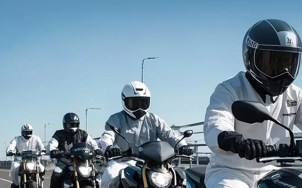 野外探検と軍事訓練