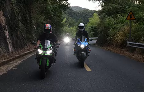 OHMIEX D9: ヘッドセットの販売だけでなく、B2Bサイクリングコミュニケーションの課題を解決