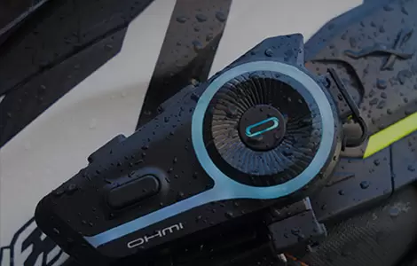 オフロードヘルメットの Bluetooth ヘッドセットは、アドベンチャーライダーにとって究極のアップグレードとなるでしょうか?