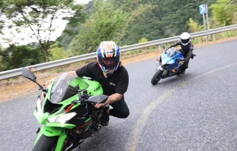 軽量ヘルメットBluetoothアクセサリが英国のオートバイ小売業を変革：OHMIEX D9のビジネスチャンスを深く掘り下げる