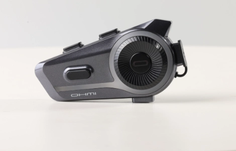 高速走行時にライダーの耳が聞こえない？ヨーロッパのディーラーパートナーがライダーの悩みを18%増の売上につなげた方法