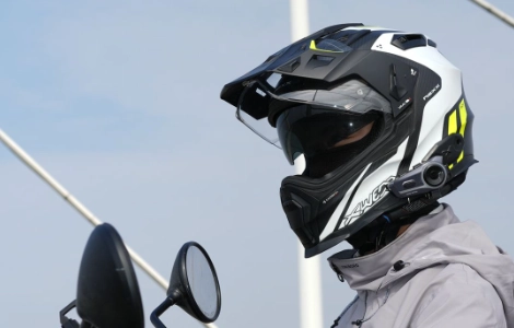 ヘルメットコミュニケーション製品